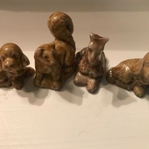 4 Wade Whimsies figurines dog giraffe badger